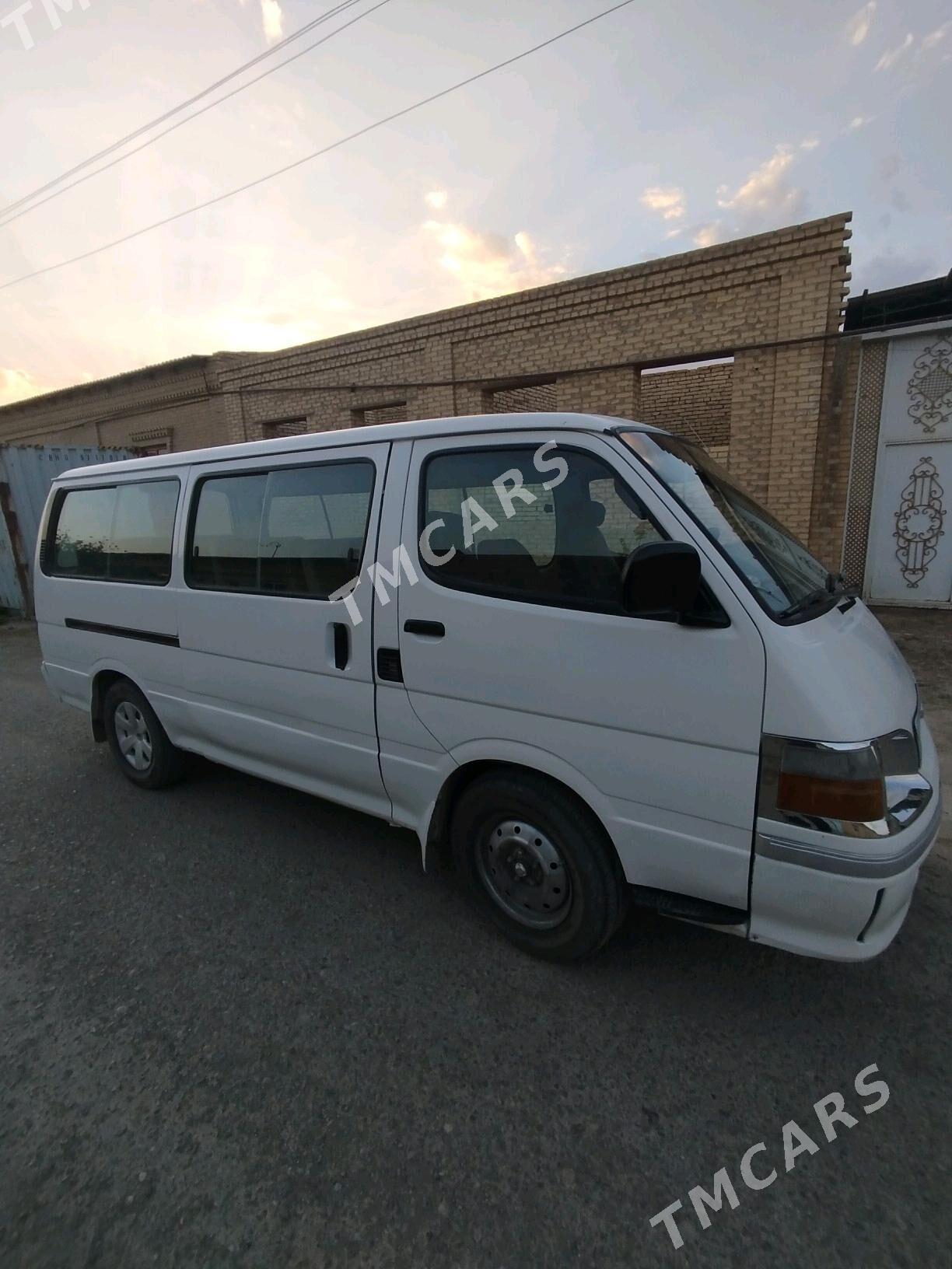 Toyota Hiace 2002 - 130 000 TMT - Sakar - img 2