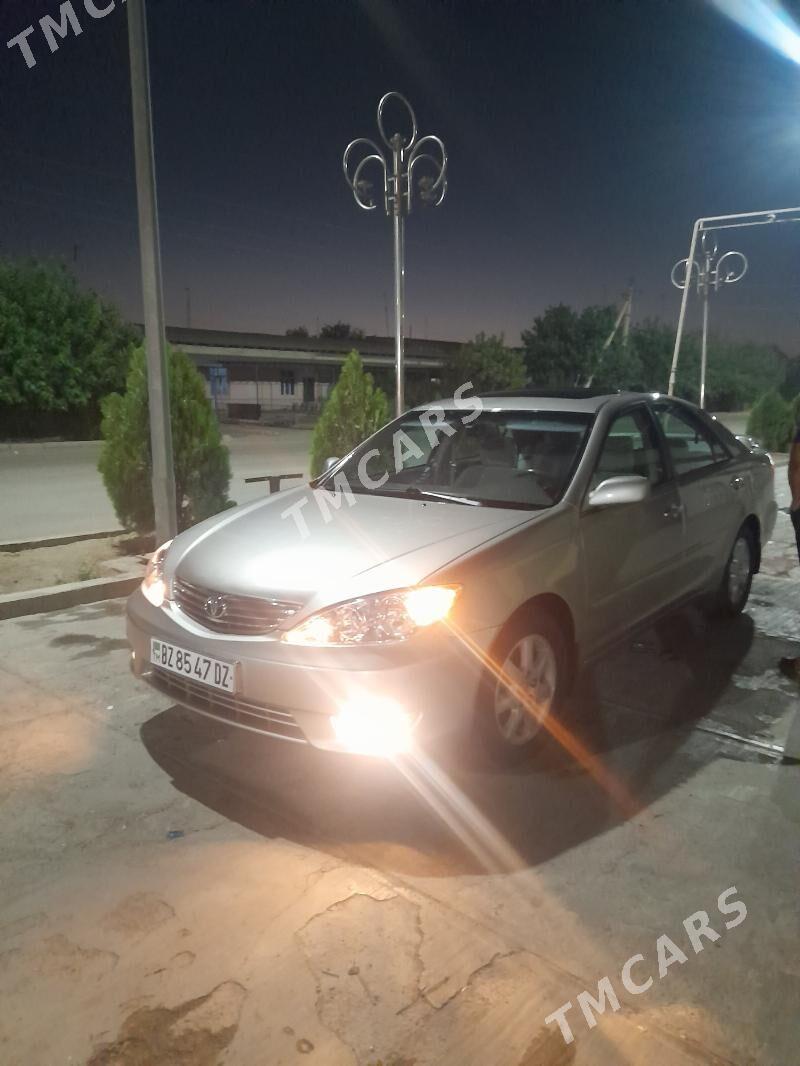 Toyota Camry 2004 - 200 000 TMT - Дашогуз - img 3