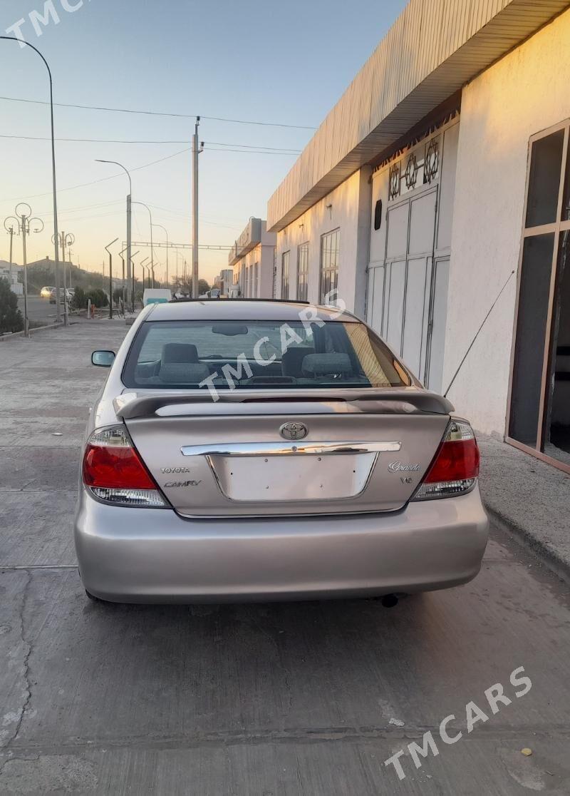 Toyota Camry 2004 - 200 000 TMT - Дашогуз - img 4