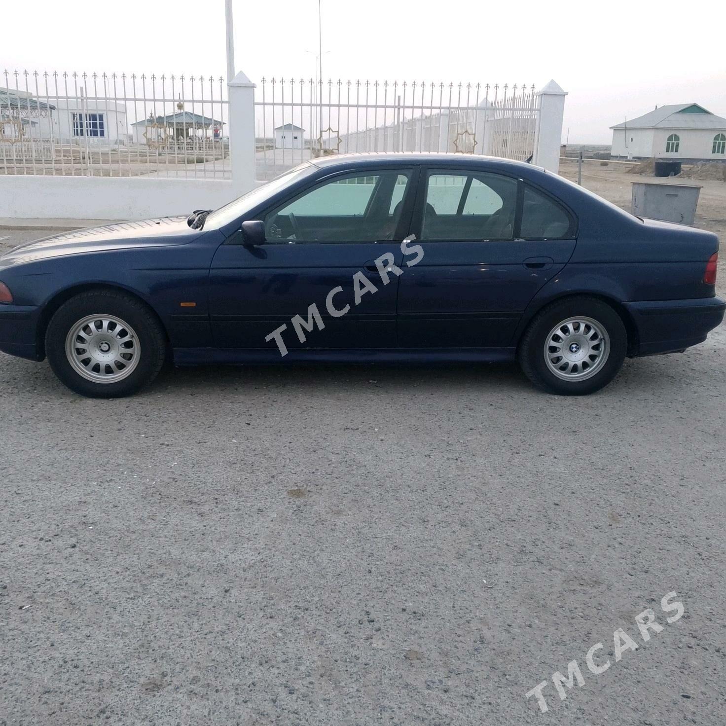 BMW E39 1996 - 73 000 TMT - Esenguly - img 2