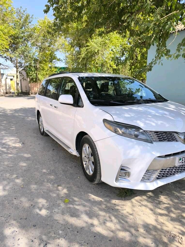 Toyota Sienna 2019 - 420 000 TMT - Койтендаг - img 9
