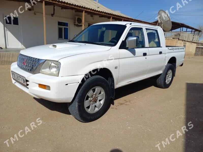 Toyota Hilux 2004 - 100 000 TMT - Esenguly - img 2