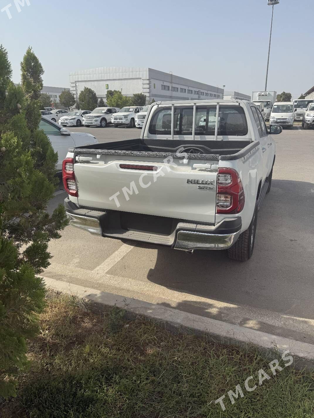 Toyota Hilux 2025 - 695 000 TMT - Гёкдже - img 1