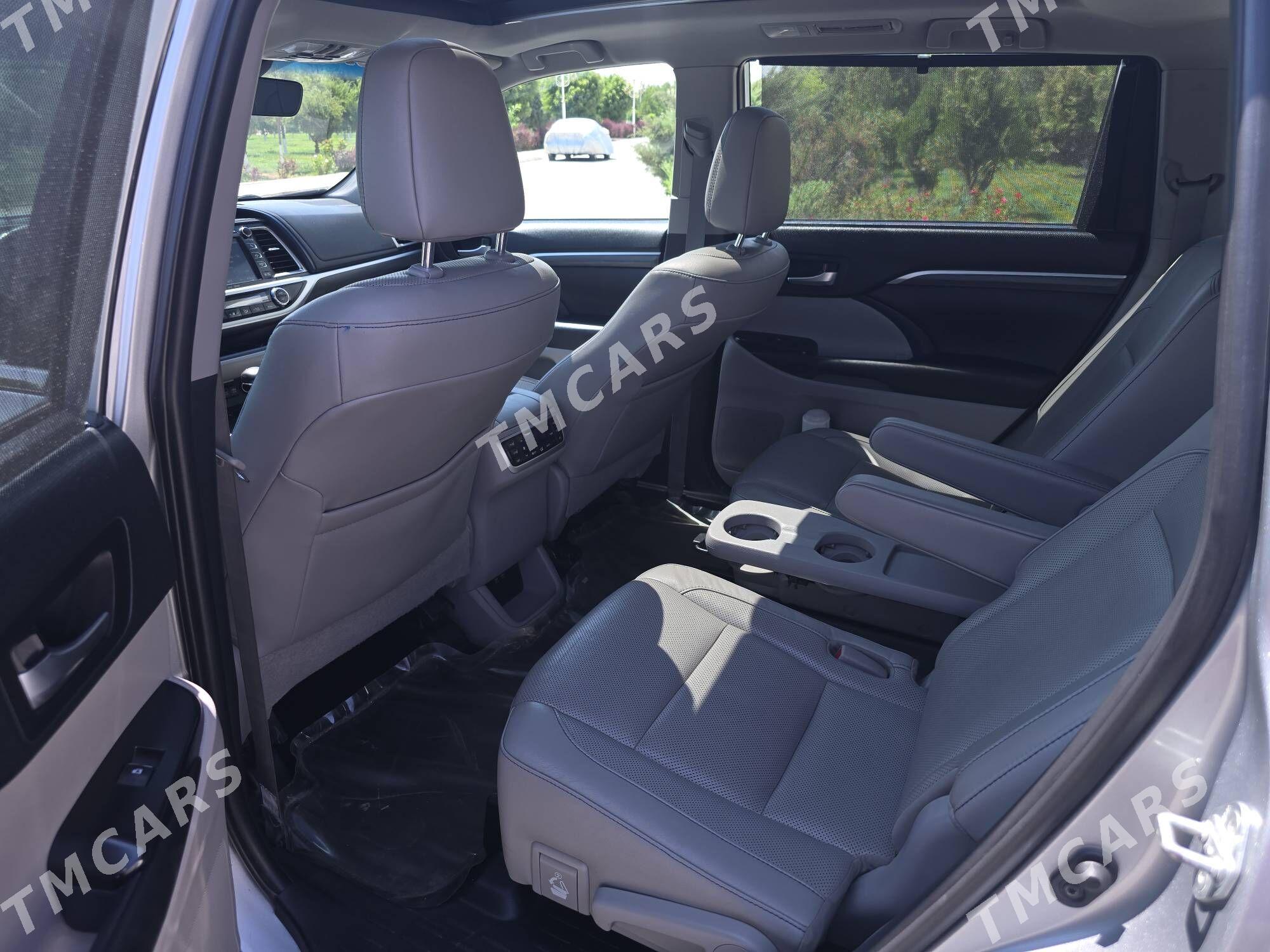 Toyota Highlander 2019 - 460 000 TMT - Dänew - img 2