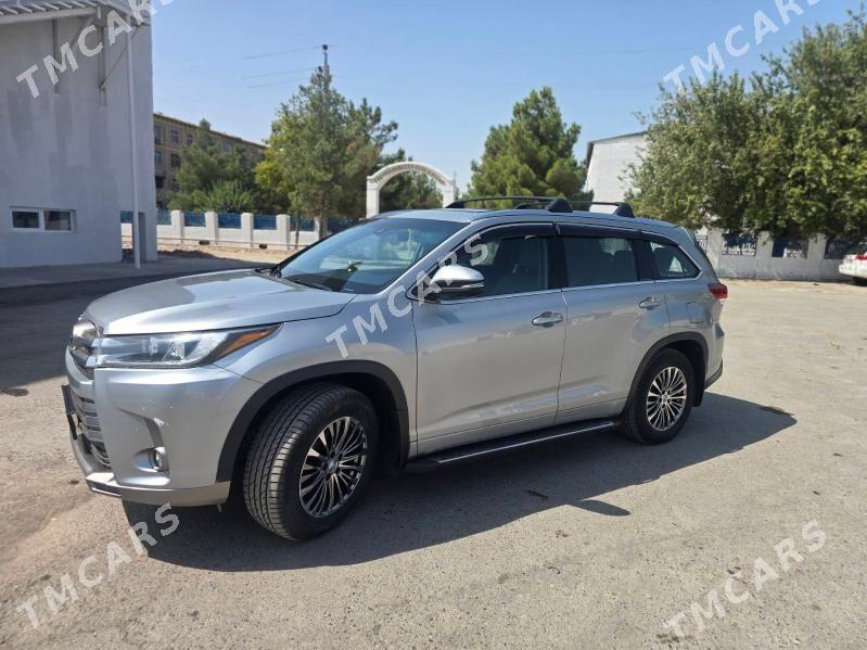 Toyota Highlander 2019 - 460 000 TMT - Dänew - img 3