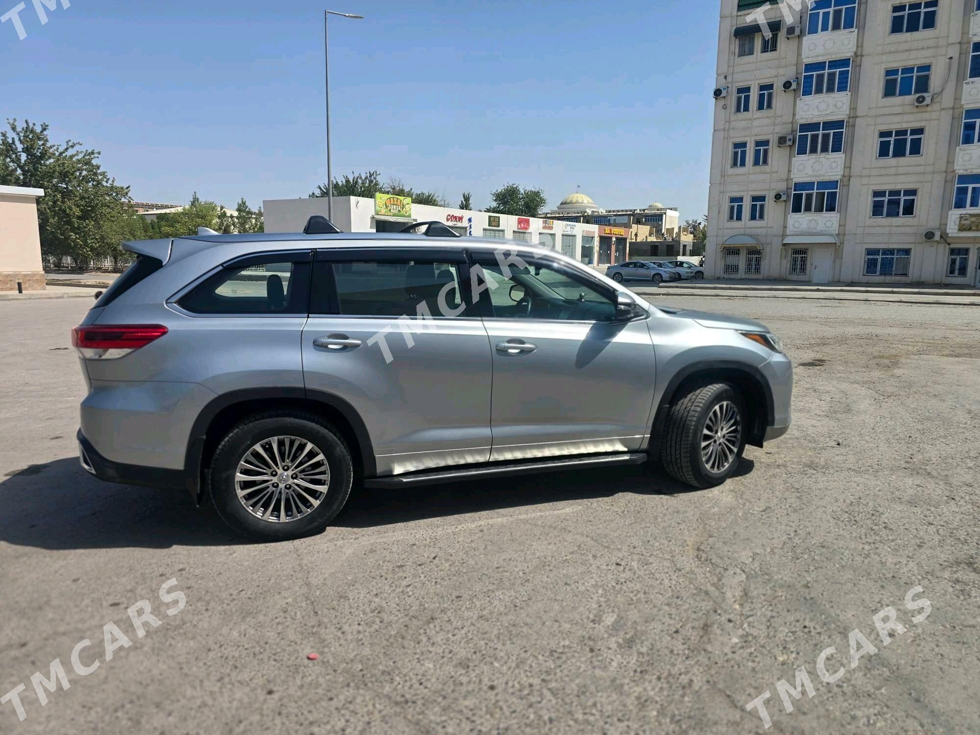 Toyota Highlander 2019 - 460 000 TMT - Dänew - img 9