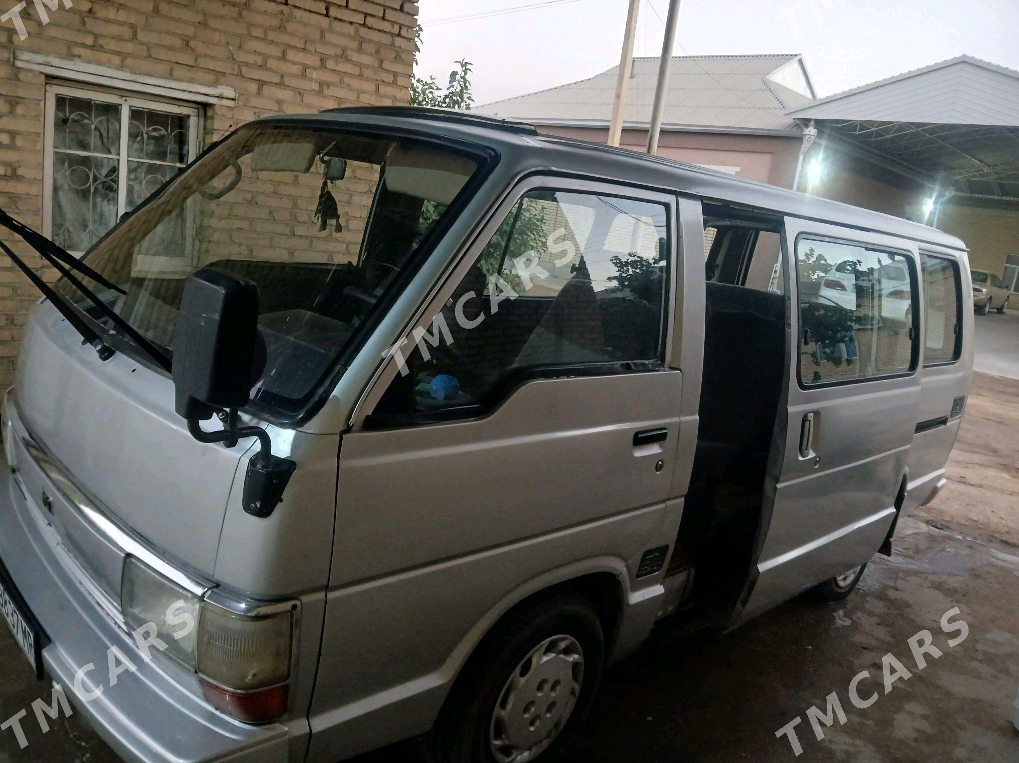 Toyota Hiace 1988 - 50 000 TMT - Sakarçäge - img 4