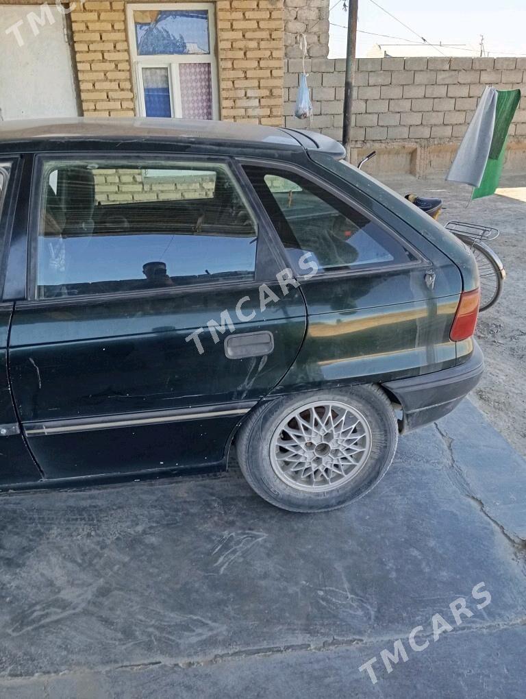 Opel Astra 1992 - 32 000 TMT - Ак-Бугдайский этрап - img 3