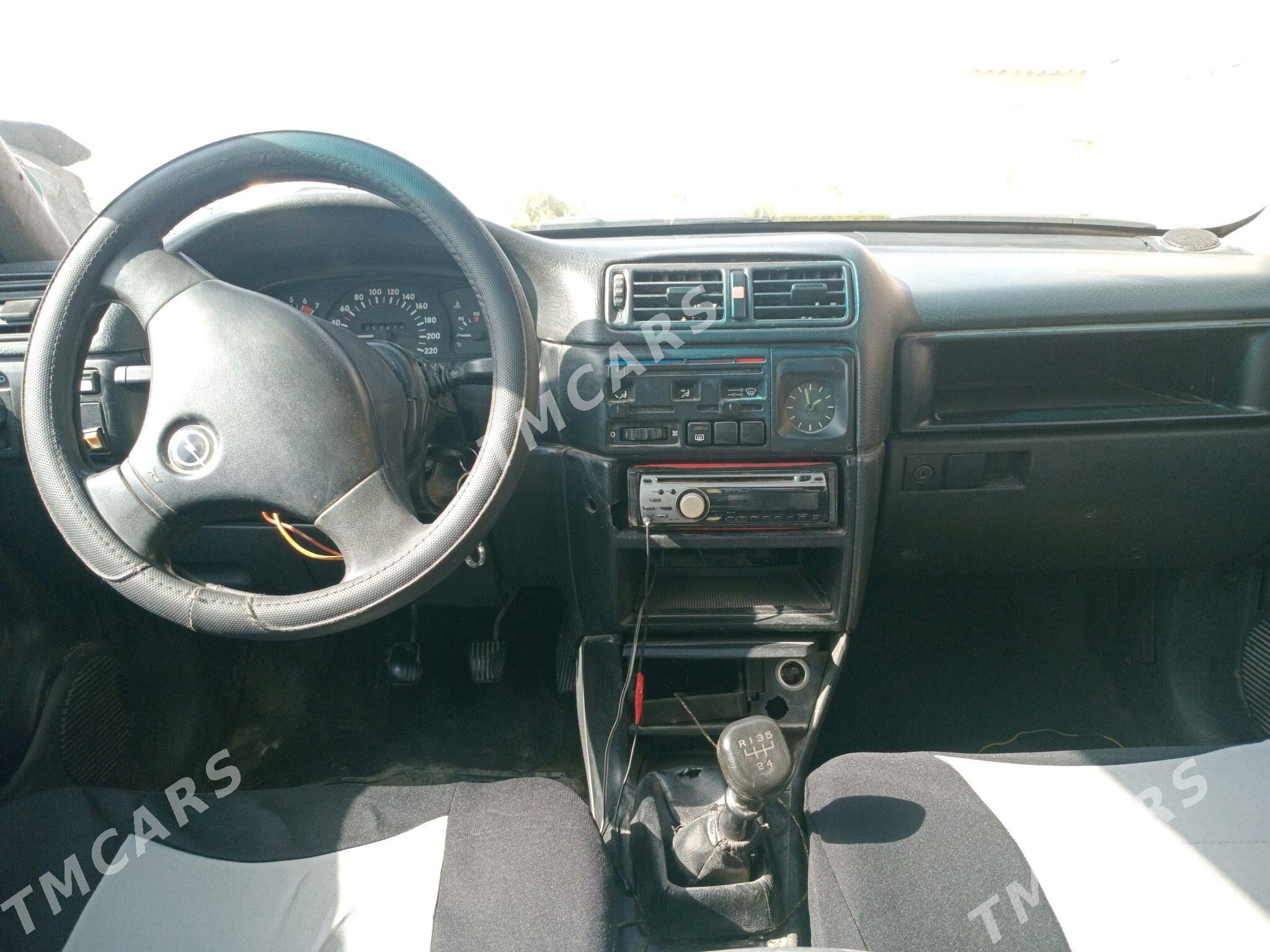 Opel Vectra 1990 - 30 000 TMT - Яшлык - img 4