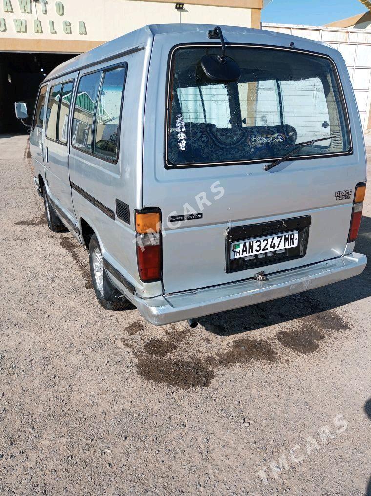 Toyota Hiace 1987 - 40 000 TMT - Murgap - img 2
