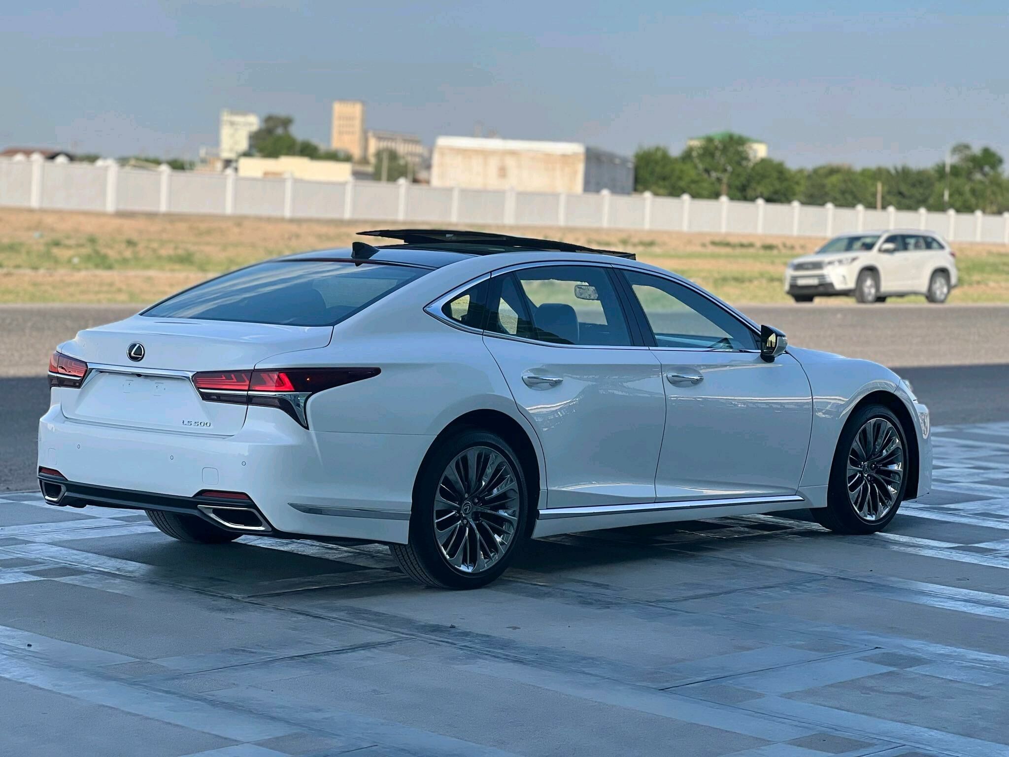 Lexus LS 500 2019 - 565 000 TMT - Mary - img 4