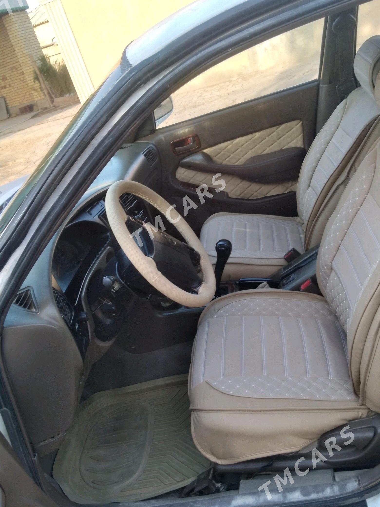 Toyota Camry 1996 - 70 000 TMT - Baýramaly - img 3