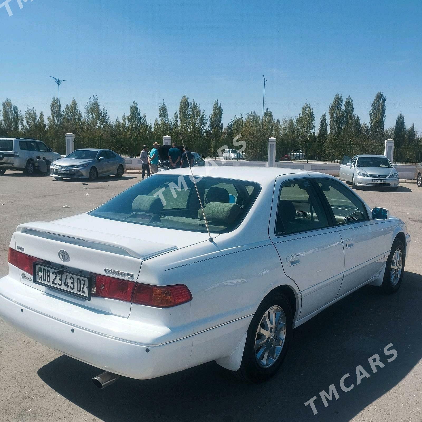 Toyota Camry 2000 - 166 000 TMT - Дашогуз - img 4