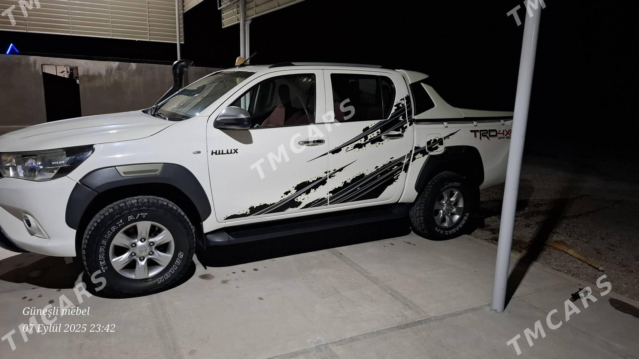 Toyota Hilux 2020 - 500 000 TMT - Baýramaly - img 2