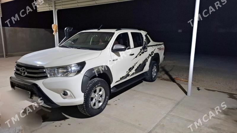 Toyota Hilux 2020 - 500 000 TMT - Baýramaly - img 4
