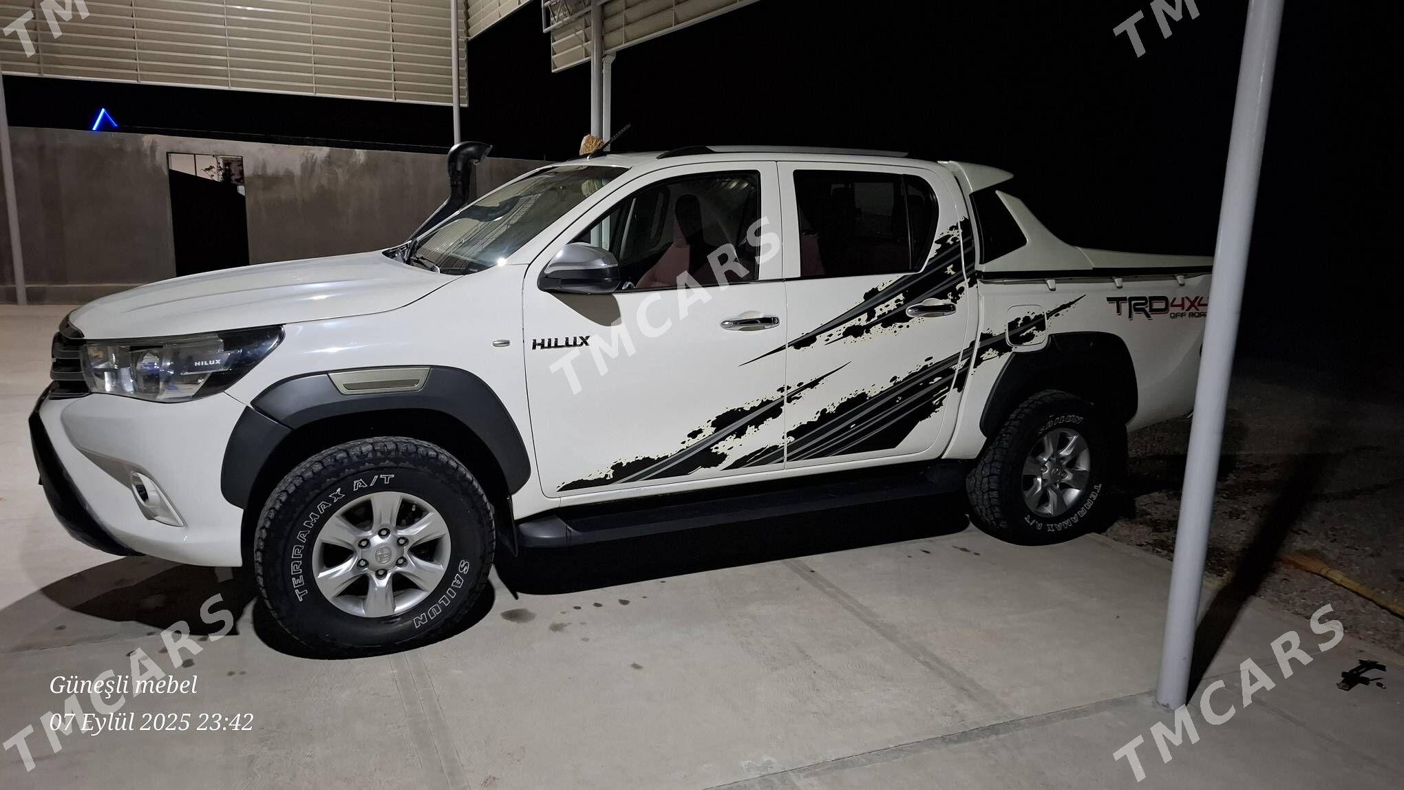 Toyota Hilux 2020 - 500 000 TMT - Baýramaly - img 6