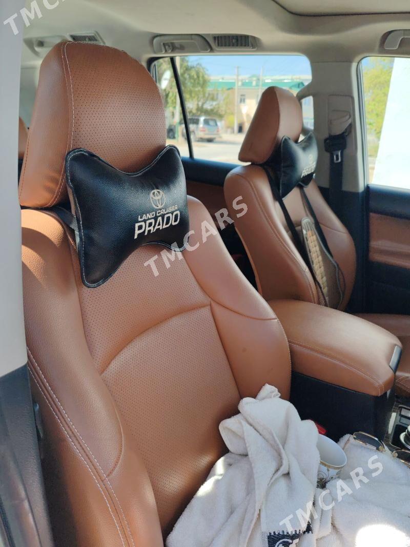 Toyota Land Cruiser Prado 2017 - 725 000 TMT - Baýramaly - img 6