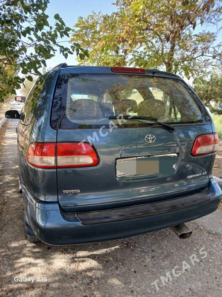 Toyota Sienna 2001 - 155 000 TMT - Мары - img 2