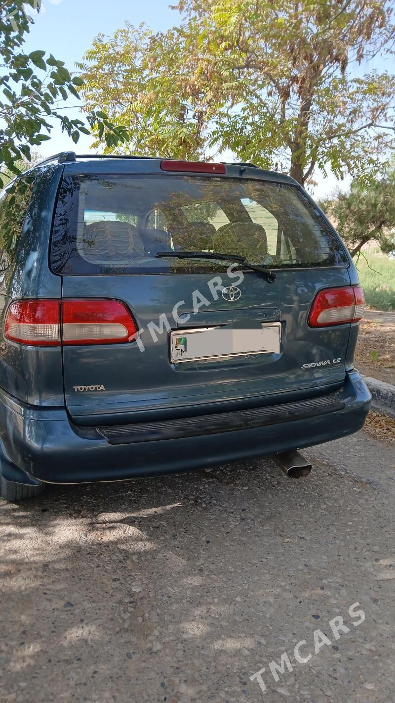 Toyota Sienna 2001 - 155 000 TMT - Мары - img 3