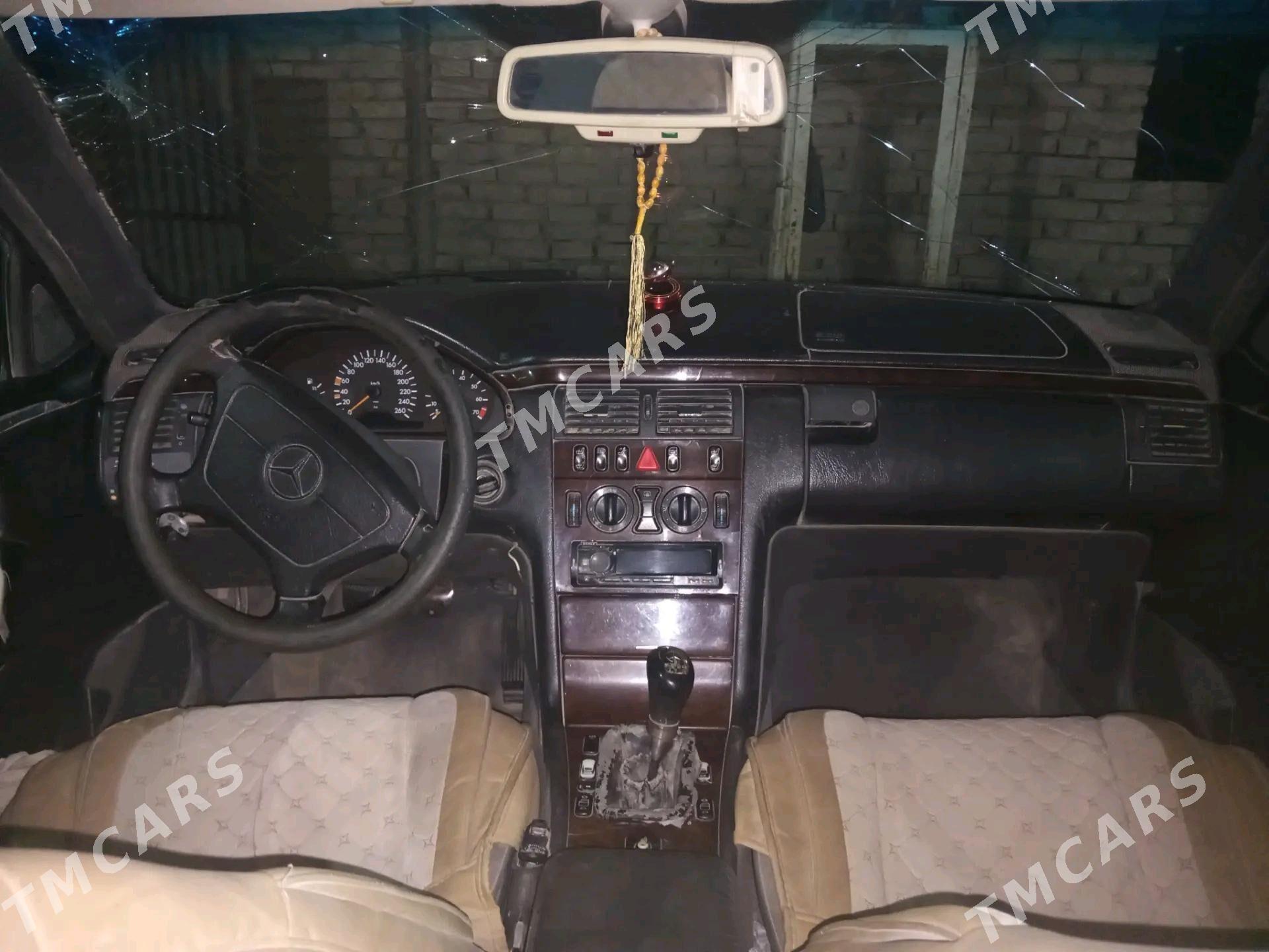 Mercedes-Benz 230E 1996 - 30 000 TMT - Köneürgenç - img 4