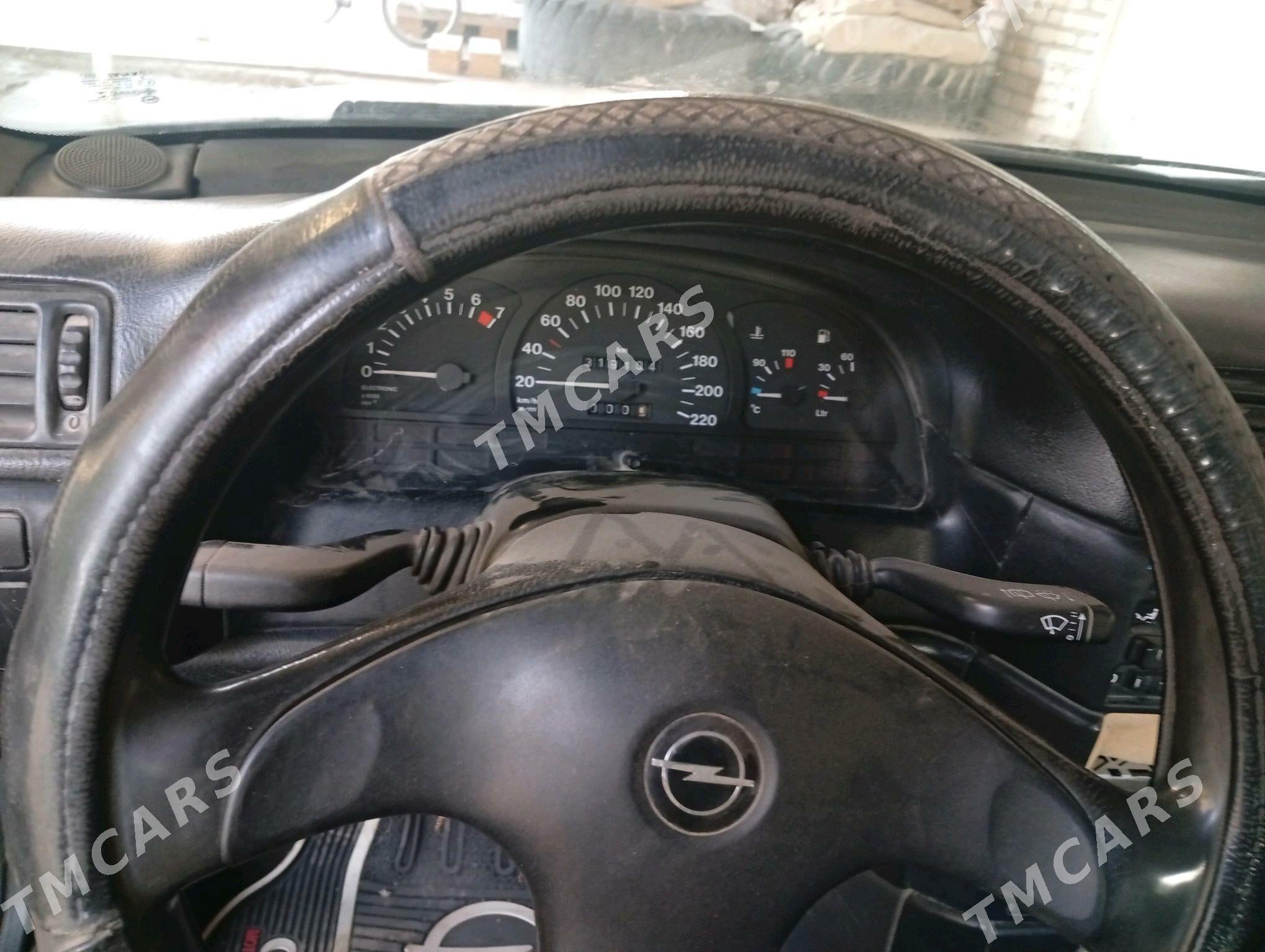 Opel Vectra 1992 - 22 000 TMT - Ак-Бугдайский этрап - img 4