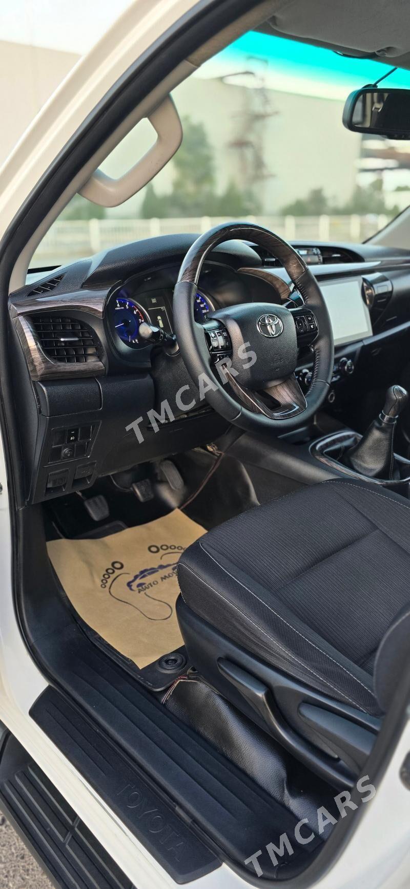 Toyota Hilux 2016 - 500 000 TMT - Ашхабад - img 2