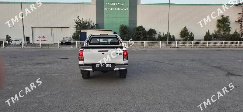Toyota Hilux 2016 - 500 000 TMT - Ашхабад - img 8