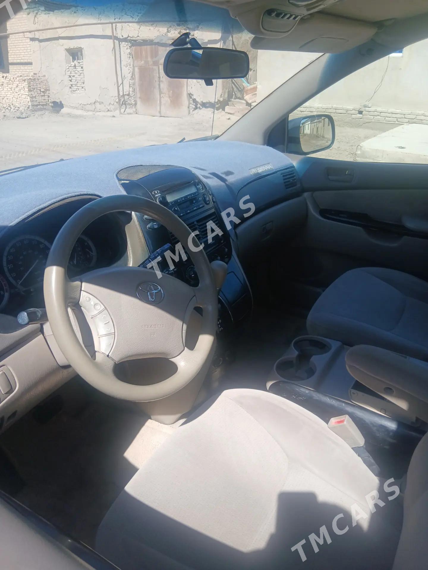 Toyota Sienna 2005 - 180 000 TMT - Gubadag - img 4