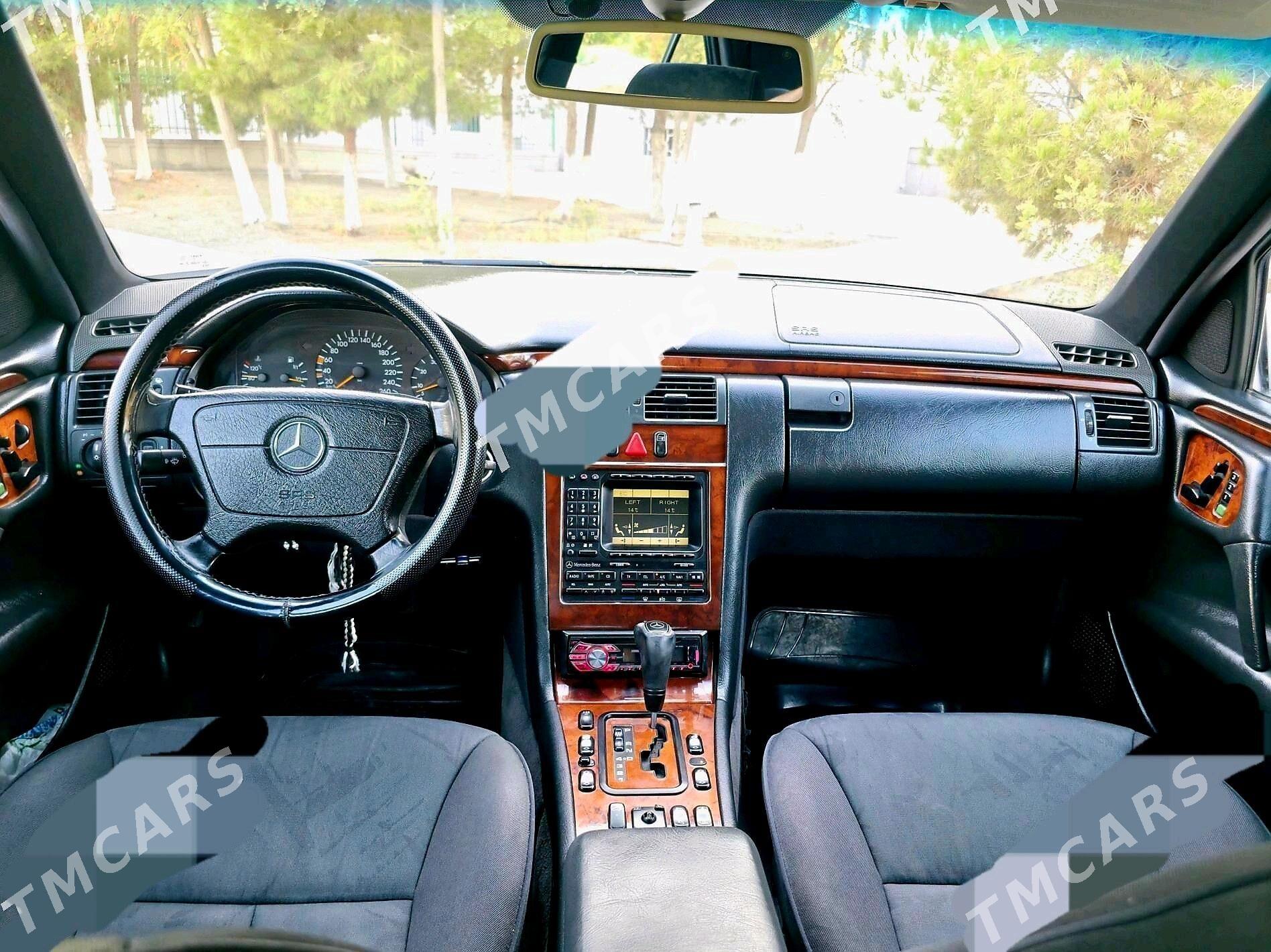 Mercedes-Benz E320 1999 - 100 000 TMT - Балканабат - img 2