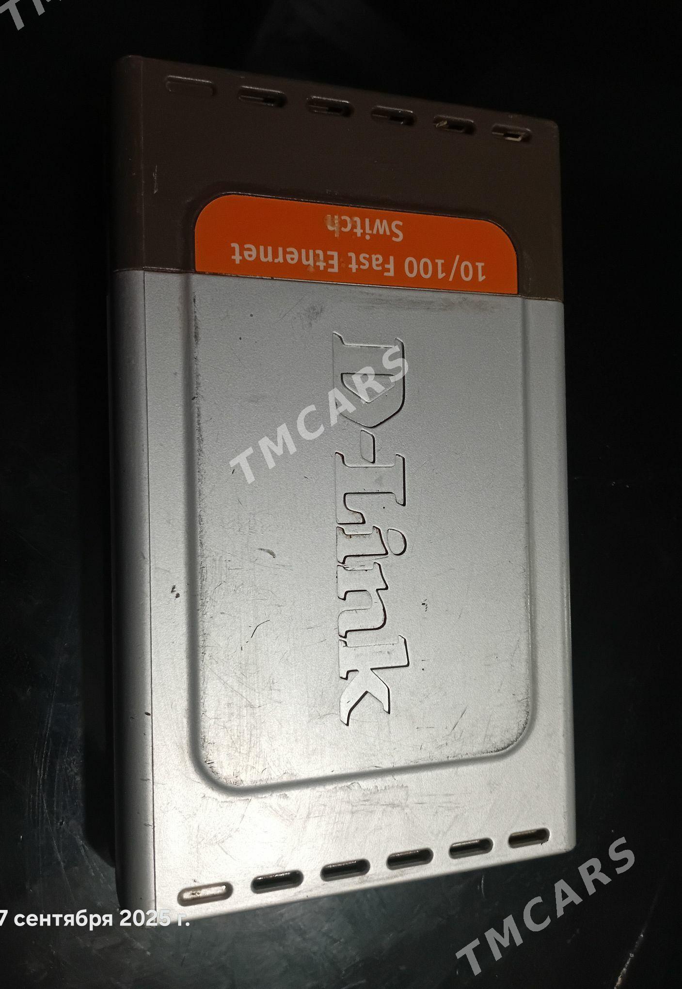Свич x8 D-Link - Mary - img 1
