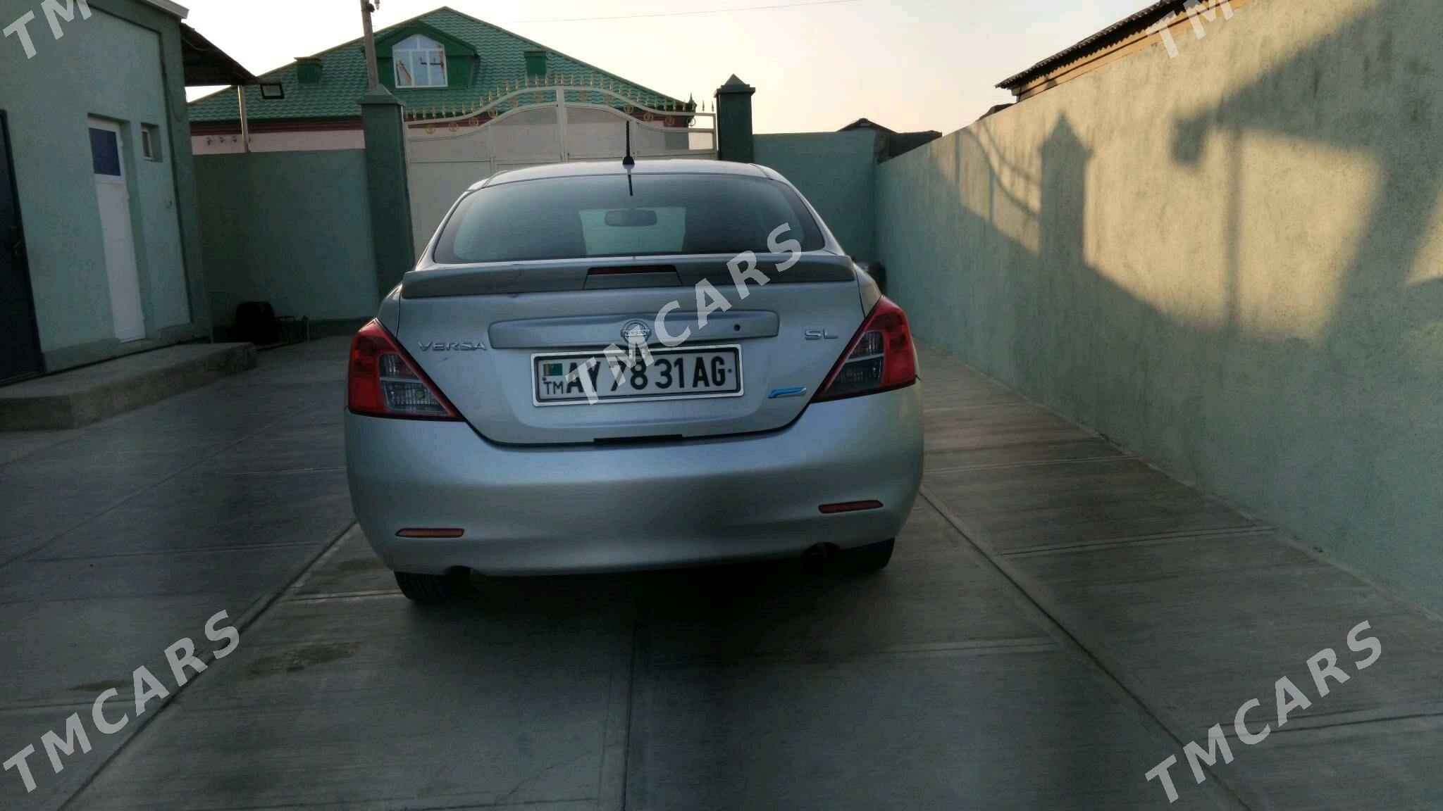 Nissan Versa 2013 - 119 000 TMT - Бузмеин - img 4