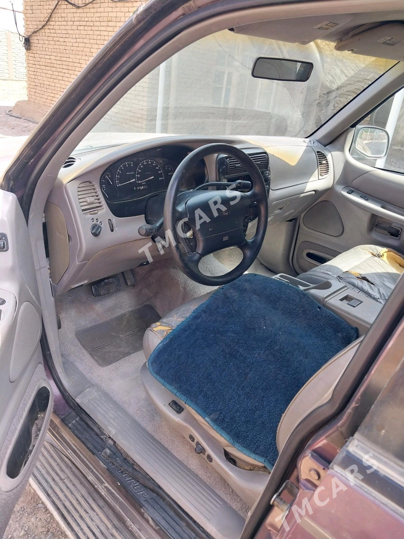 Ford Explorer 1998 - 45 000 TMT - Kaka - img 4