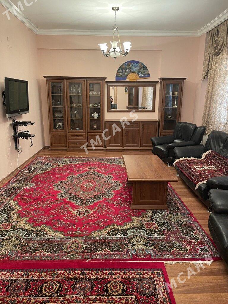 АРЕНДА ЭЛИТКА 4 КОМ 4 ЭТАЖ - Sowetskiý köç. (Garaşsyzlyk şaýoly) - img 1