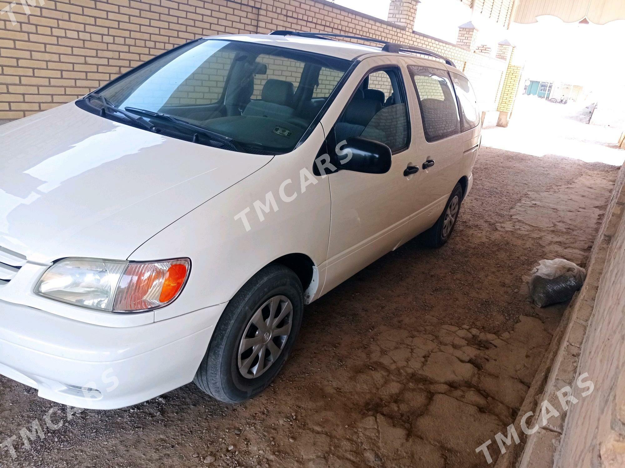 Toyota Sienna 2002 - 165 000 TMT - Сакарчага - img 2