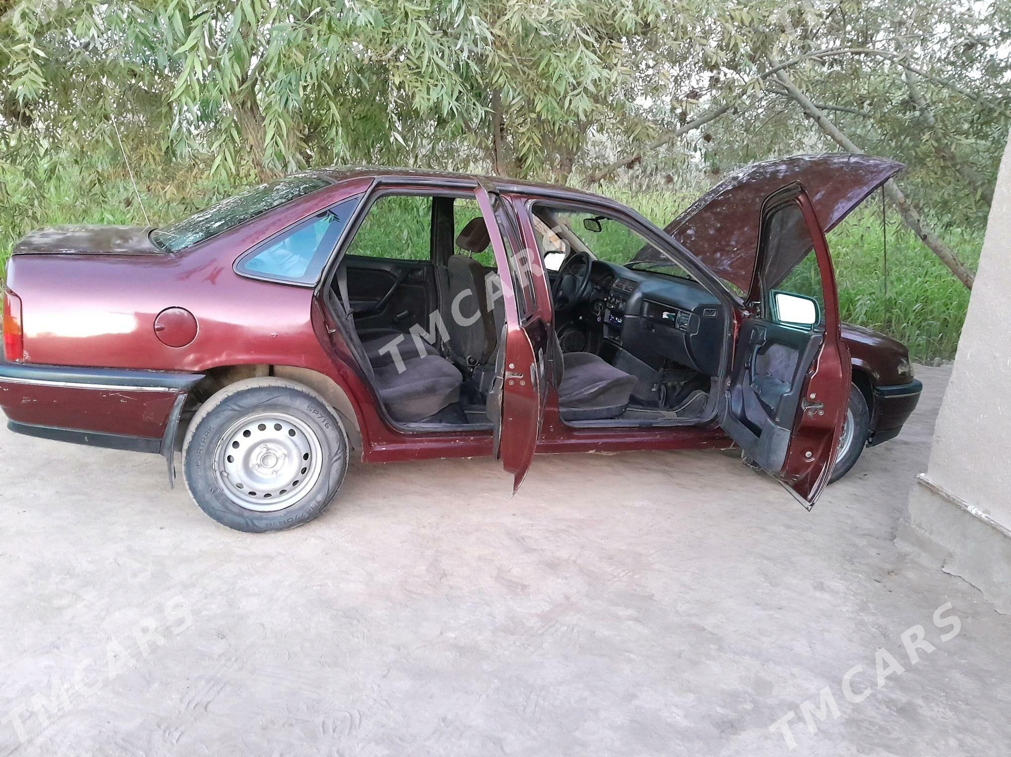 Opel Vectra 1990 - 22 000 TMT - Губадаг - img 4