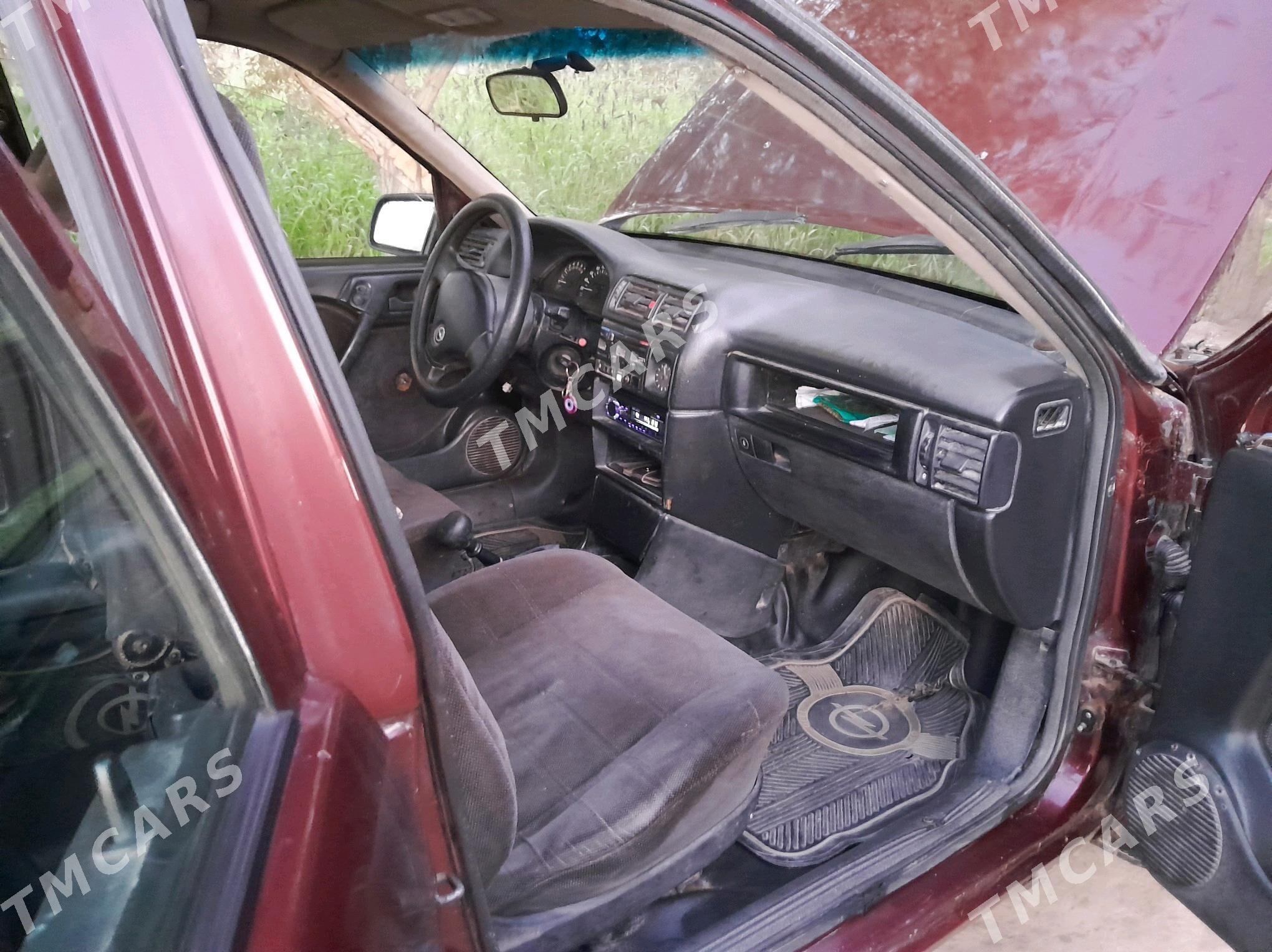 Opel Vectra 1990 - 22 000 TMT - Губадаг - img 6