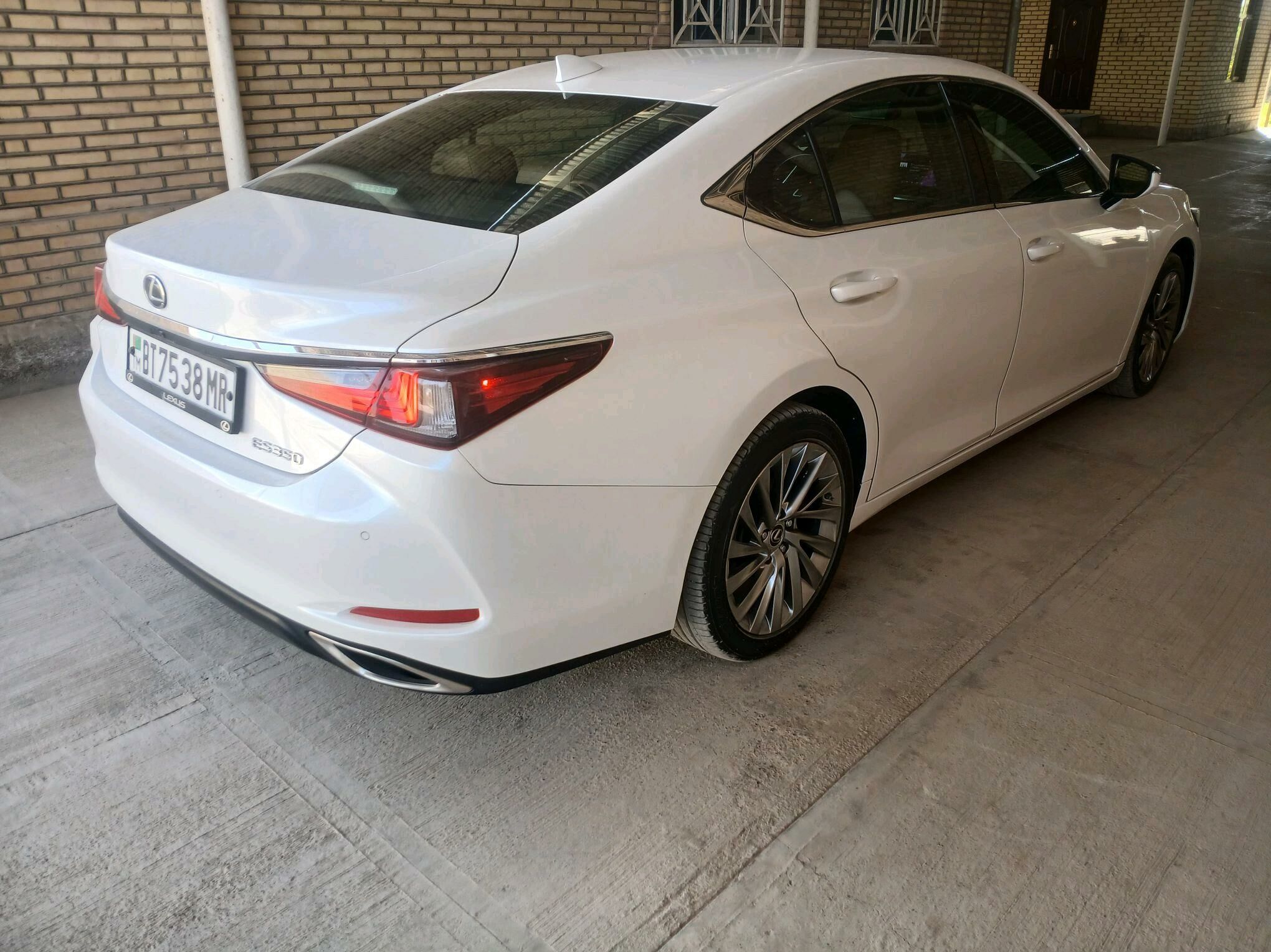 Lexus ES 350 2022 - 700 000 TMT - Mary - img 3