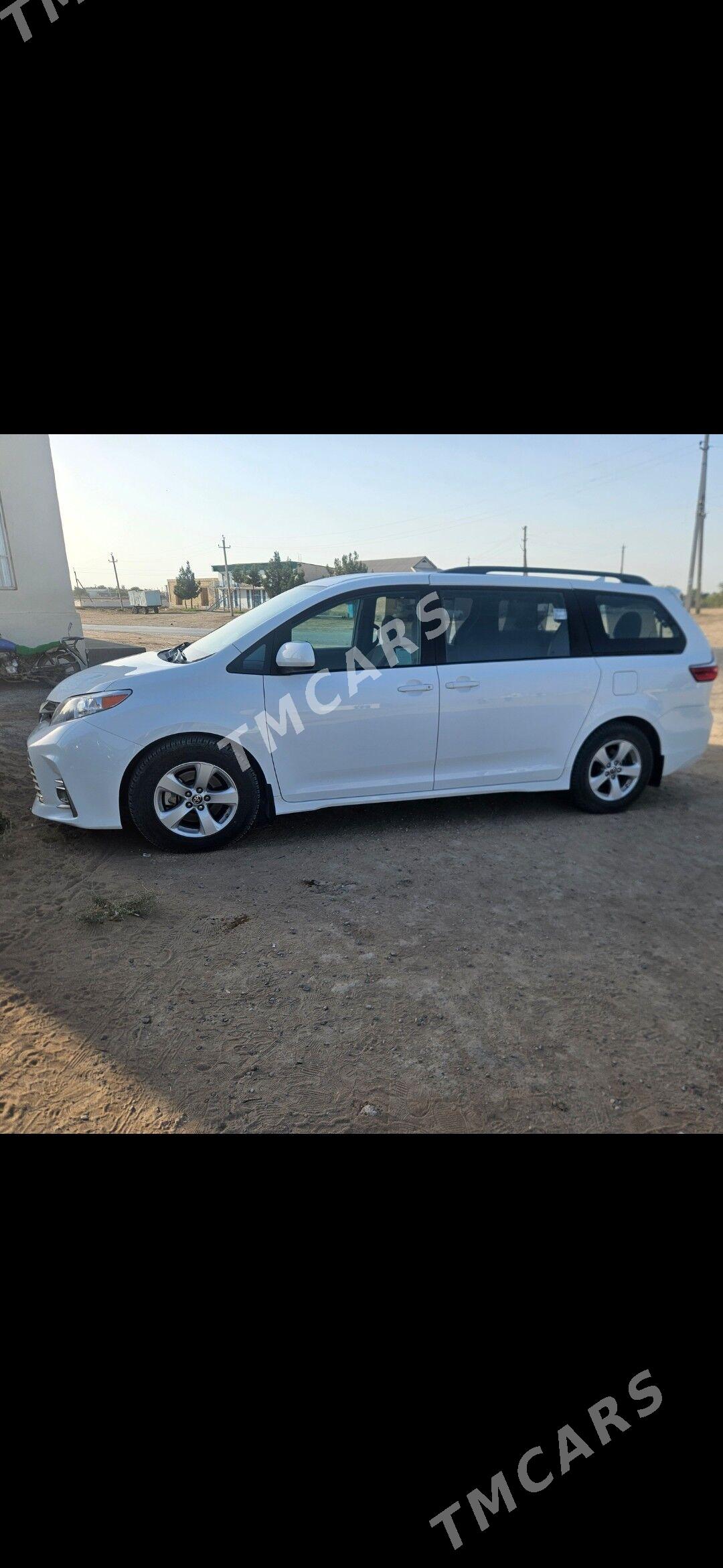 Toyota Sienna 2020 - 500 000 TMT - Ходжамбаз - img 2