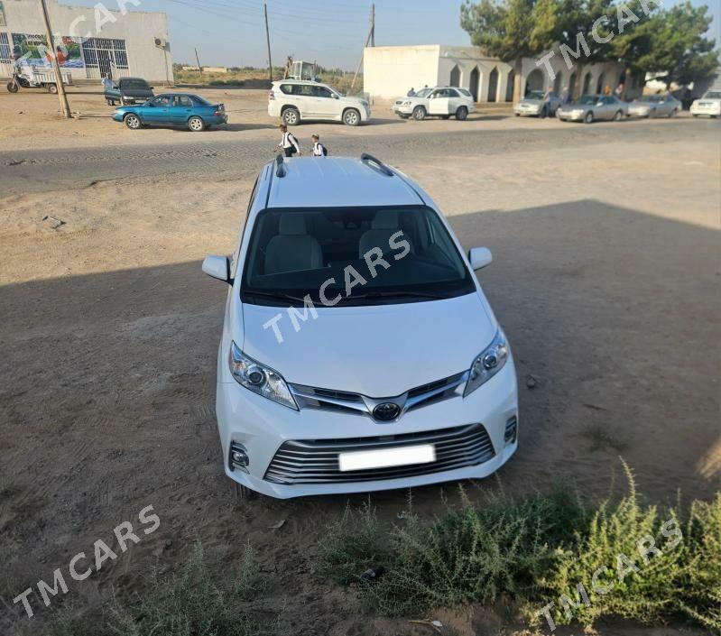 Toyota Sienna 2020 - 500 000 TMT - Ходжамбаз - img 3