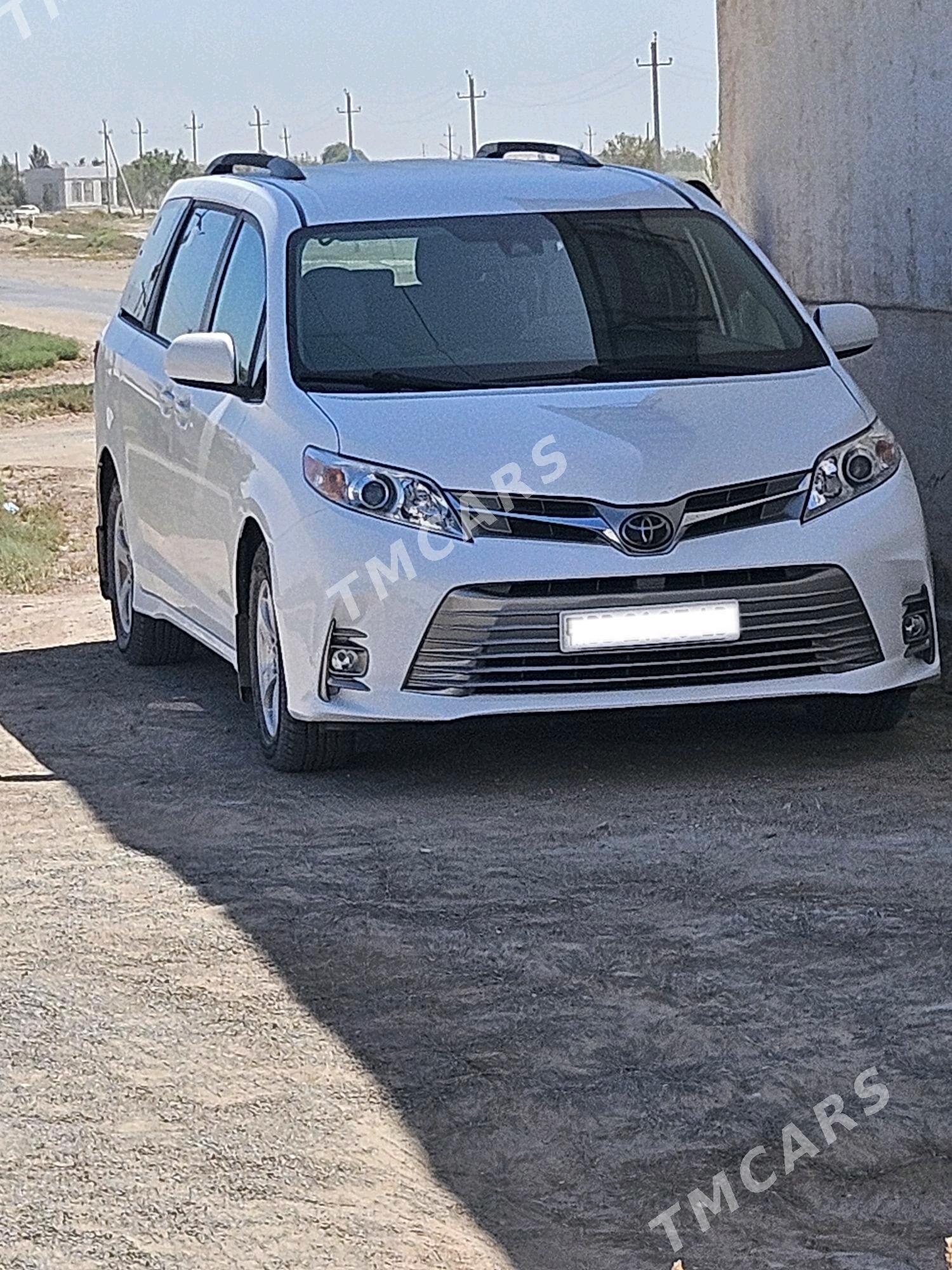 Toyota Sienna 2020 - 500 000 TMT - Ходжамбаз - img 6