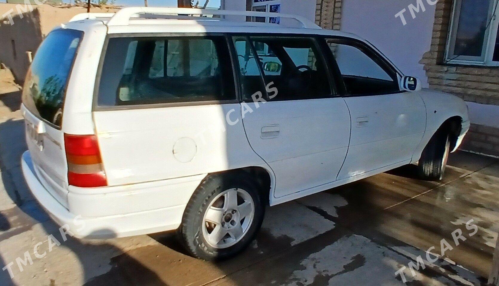 Opel Astra 1995 - 32 000 TMT - Gurbansoltan Eje - img 3