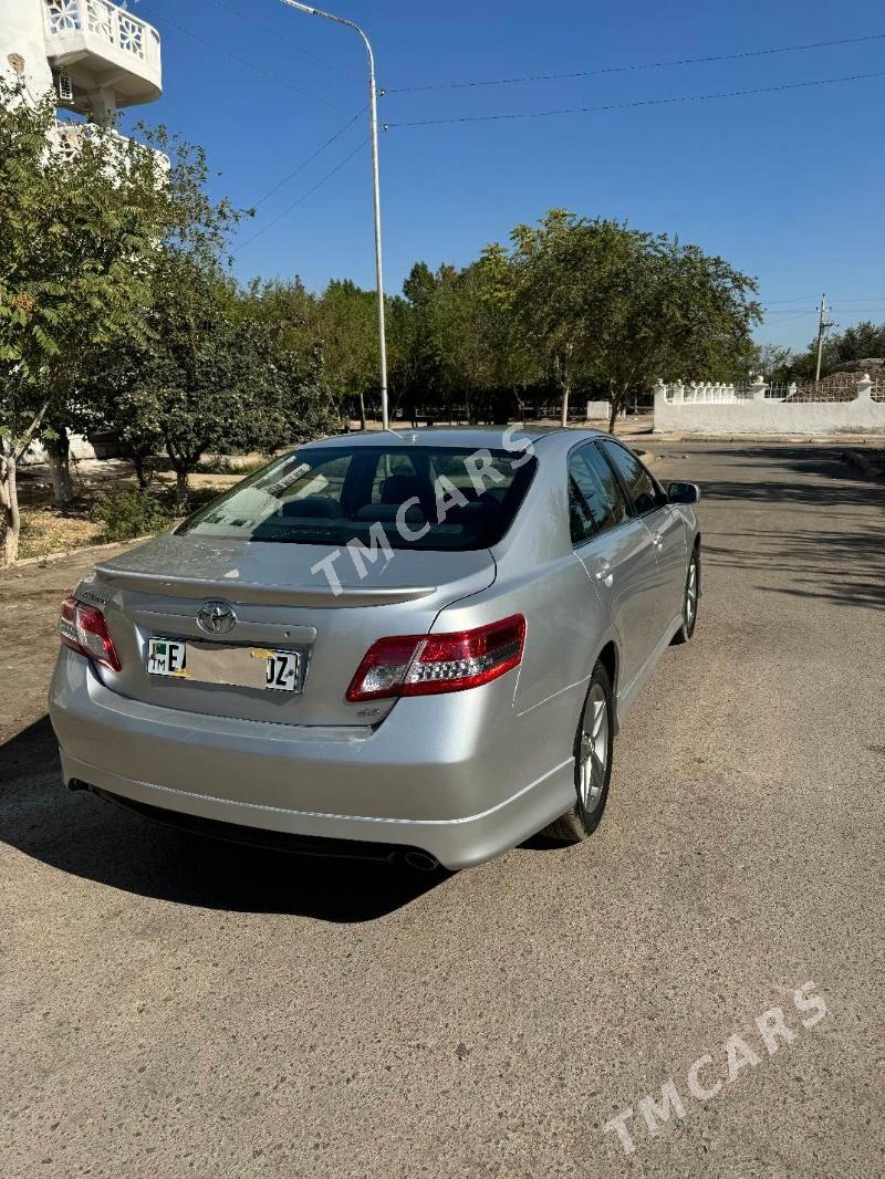 Toyota Camry 2010 - 230 000 TMT - Дашогуз - img 3