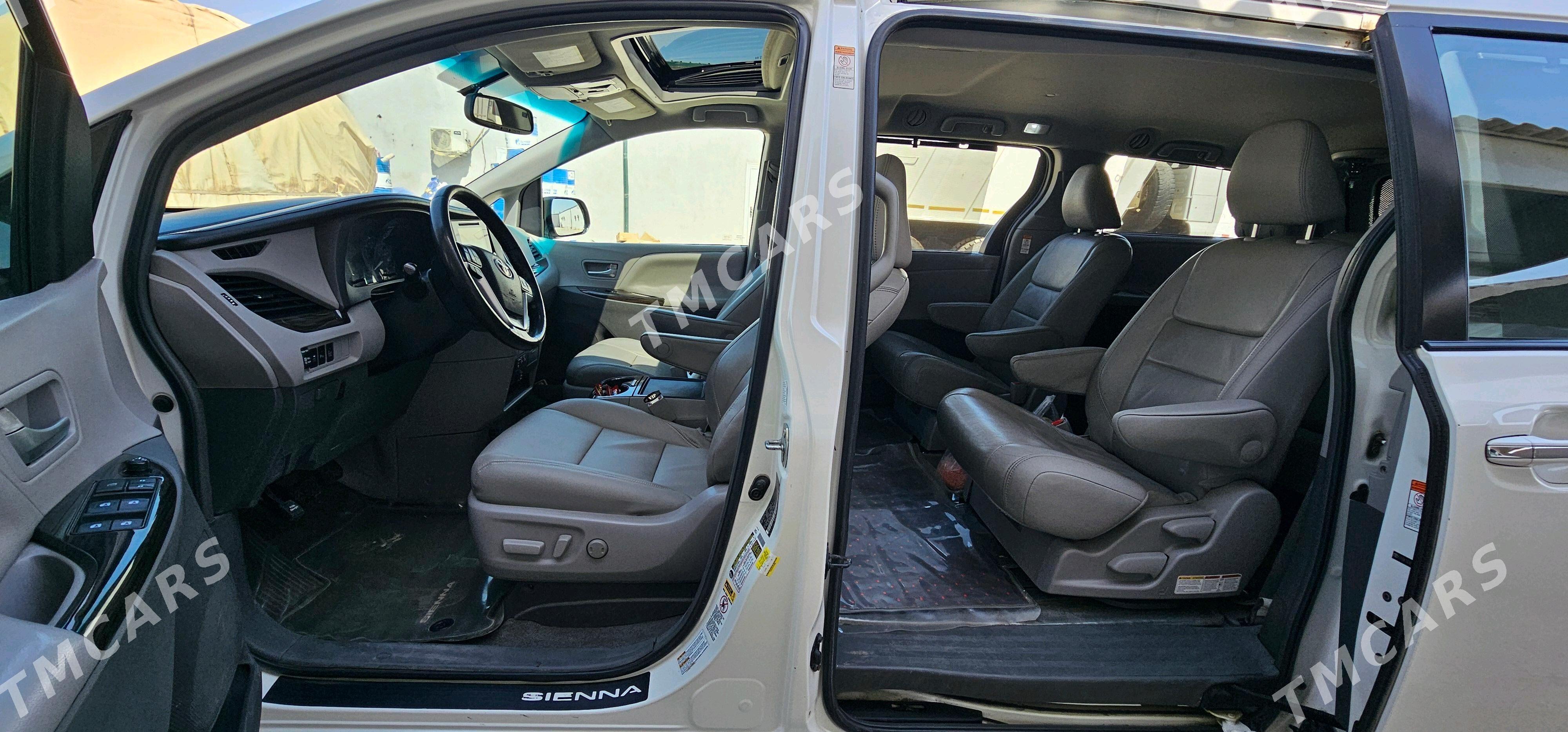 Toyota Sienna 2015 - 369 000 TMT - Теджен - img 4