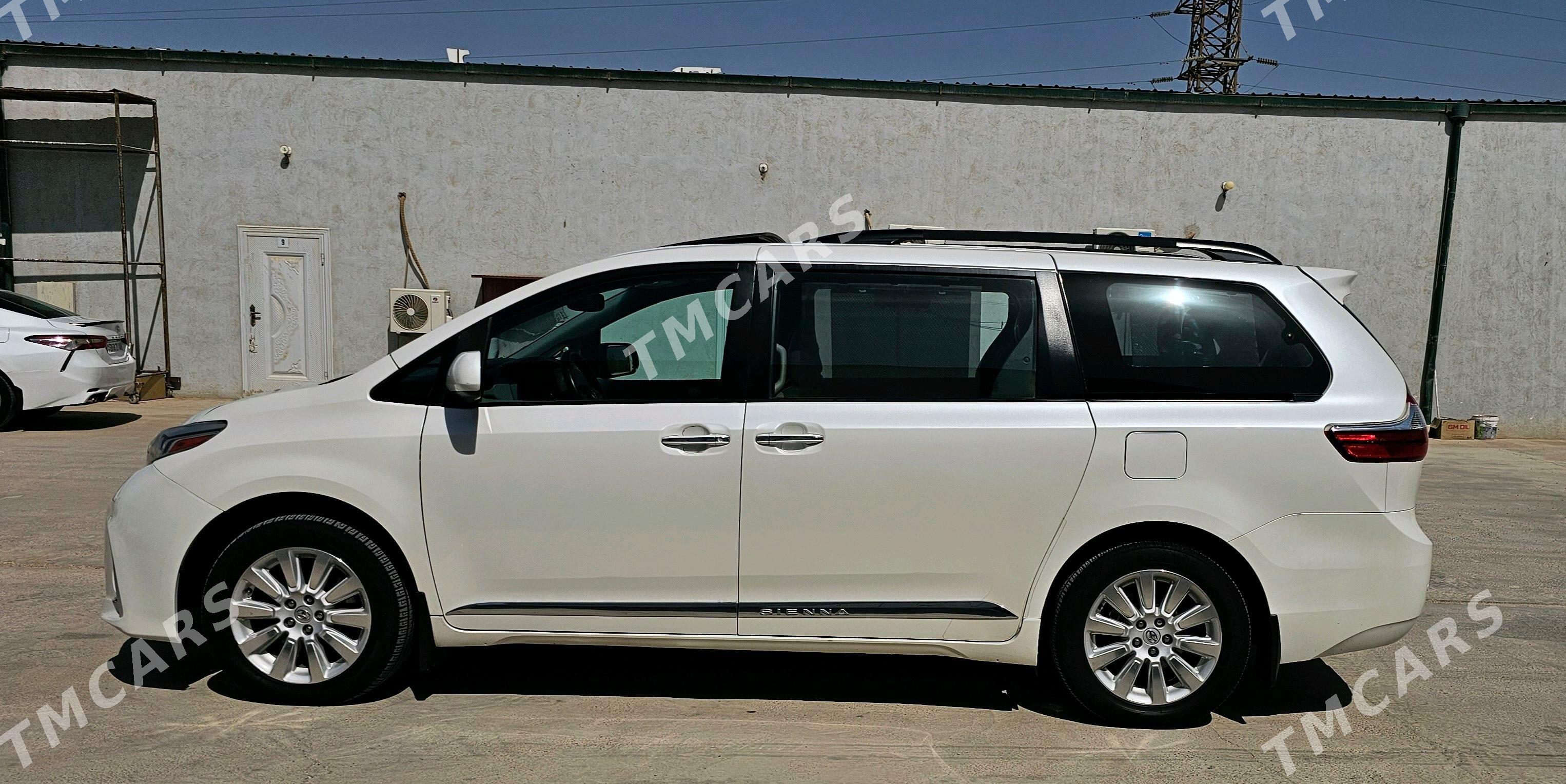 Toyota Sienna 2015 - 369 000 TMT - Теджен - img 3