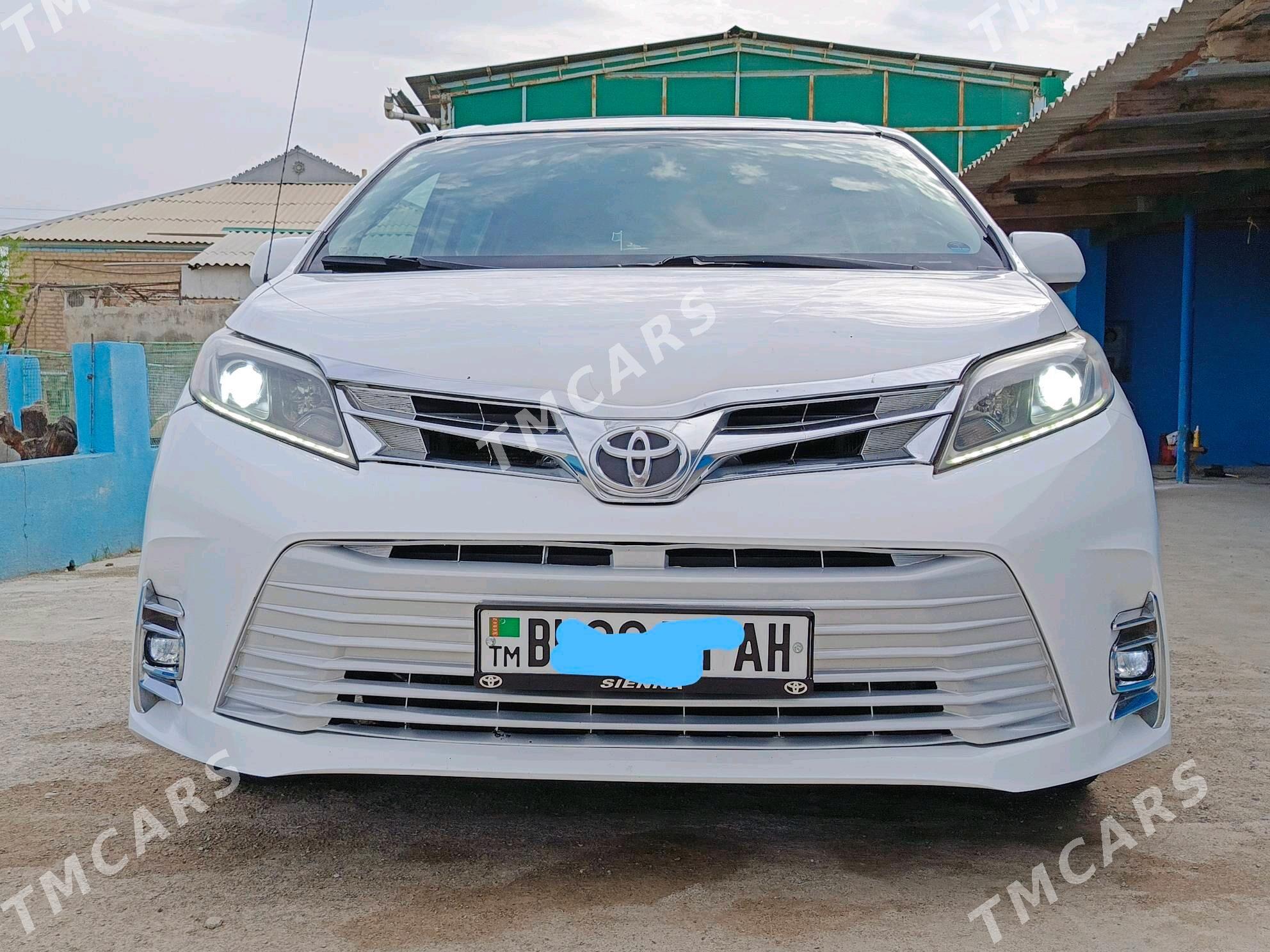 Toyota Sienna 2012 - 250 000 TMT - Кака - img 2
