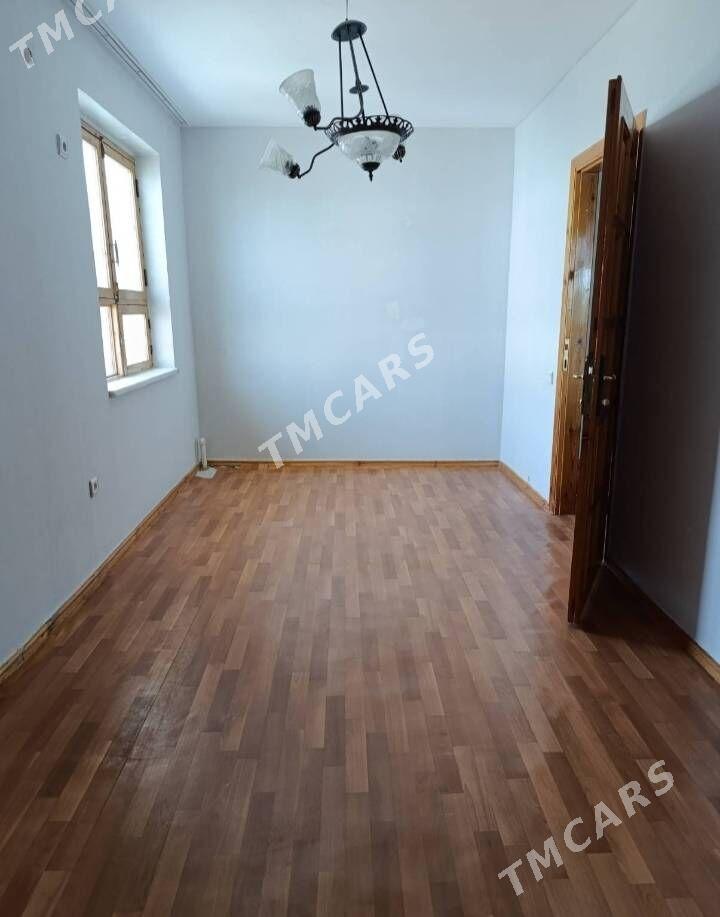 продам 10 мкр 2 ком квартира - Ашхабад - img 4
