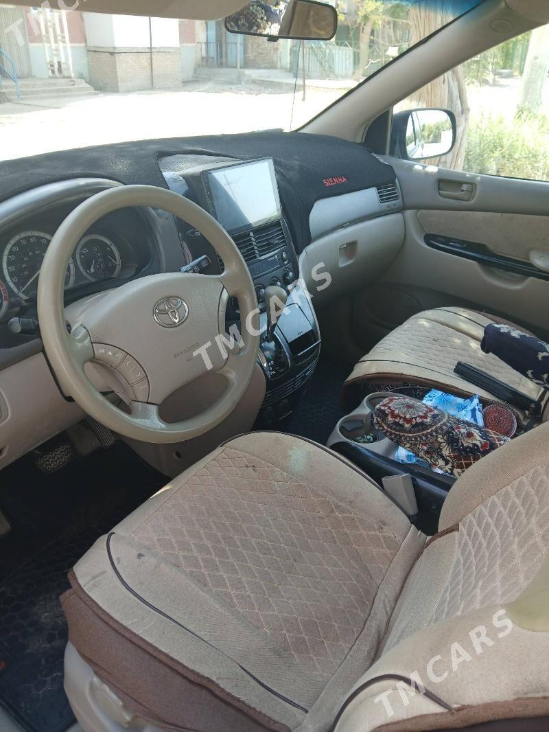 Toyota Sienna 2004 - 230 000 TMT - Туркменабат - img 5