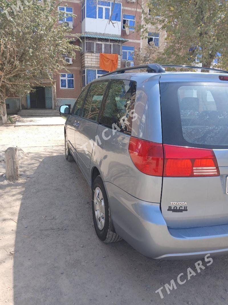 Toyota Sienna 2004 - 230 000 TMT - Туркменабат - img 2