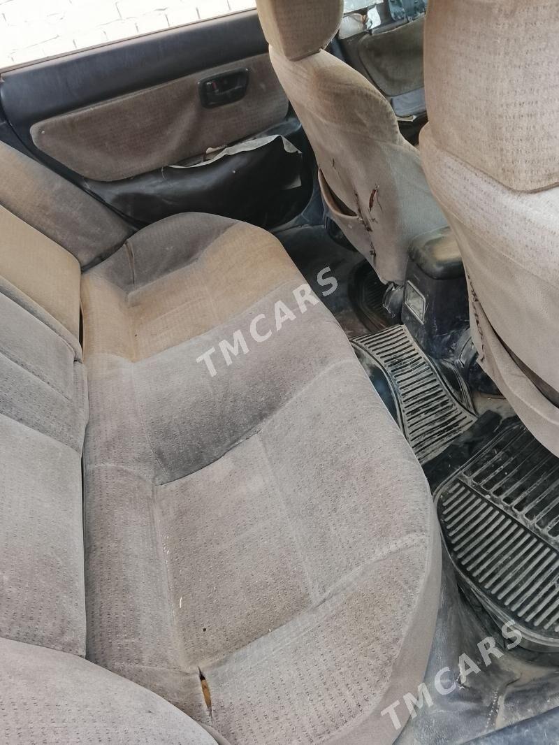 Toyota Carina 1995 - 15 000 TMT - Халач - img 3