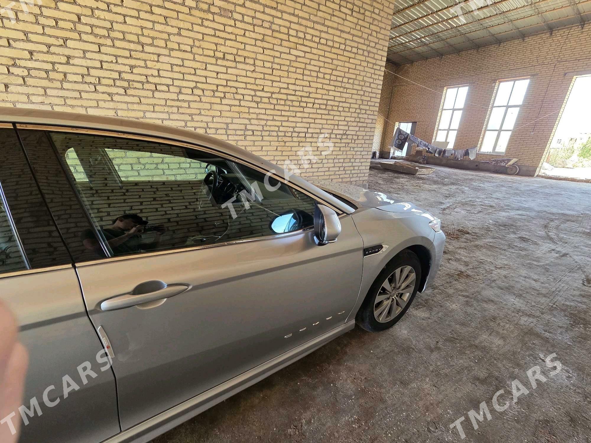 Toyota Camry 2018 - 300 000 TMT - Türkmenabat - img 4